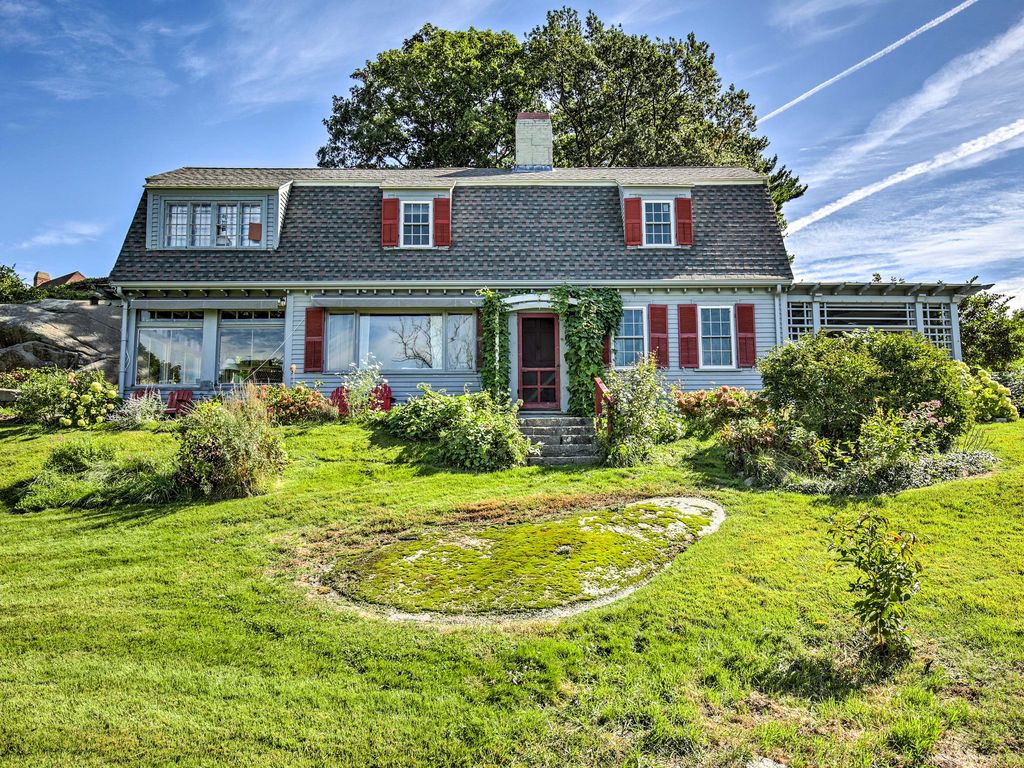 NEW! Oceanview Gloucester Cottage w/Private Beach!