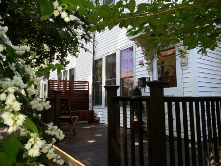 Cozy and Clean Duplex with Porch in Popular Jamaica Plain (