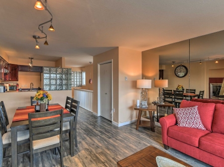 Anchorage Condo - Walk to DT, Water &amp; Coast Trail!