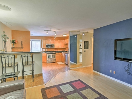 Central Anchorage Apartment - 1 Mile to Downtown!