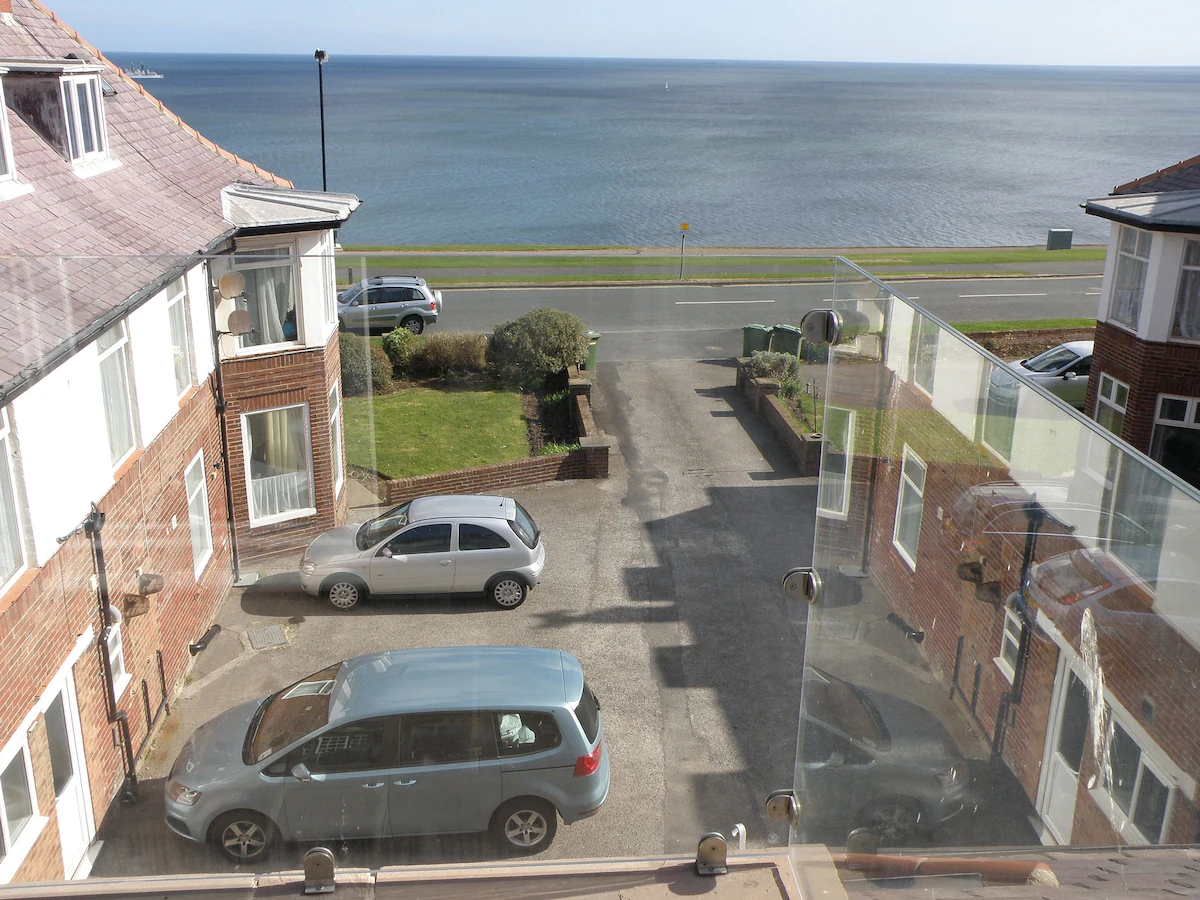 Bargain Prices in April Beautiful Seaview Penthouse, Glass Balcony &amp; comfy beds